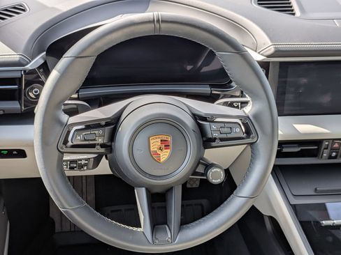 Used 2025 Porsche Macan 4 Electric AWD/4WD image 32
