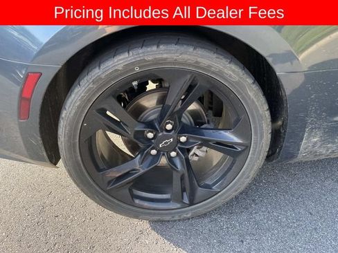 Used 2021 Chevrolet Camaro LT w/ Technology Package RWD image 9