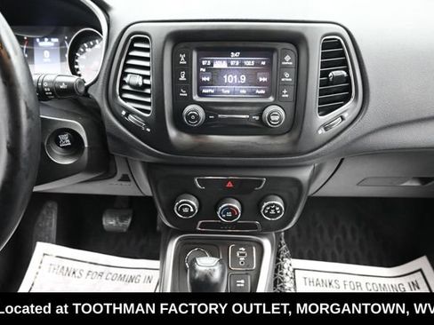 Used 2017 Jeep Compass Latitude AWD/4WD image 16