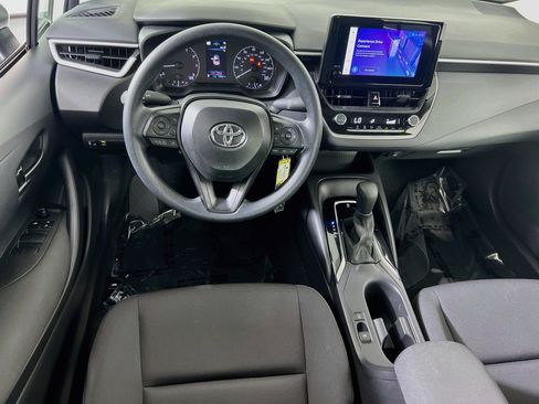 Used 2025 Toyota Corolla LE FWD image 19