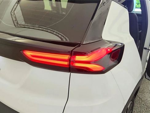 Used 2023 Chevrolet Bolt EUV Premier FWD image 15