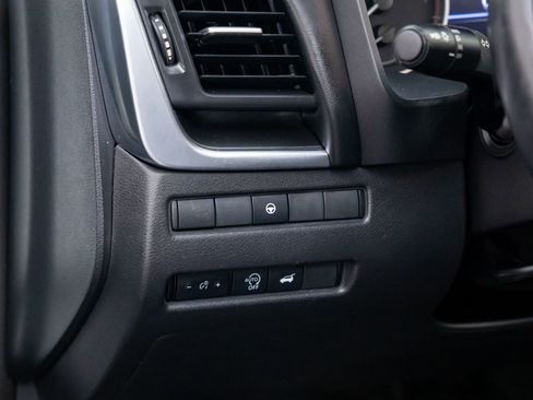 Used 2023 Nissan Rogue SV w/ SV Premium B Package image 19