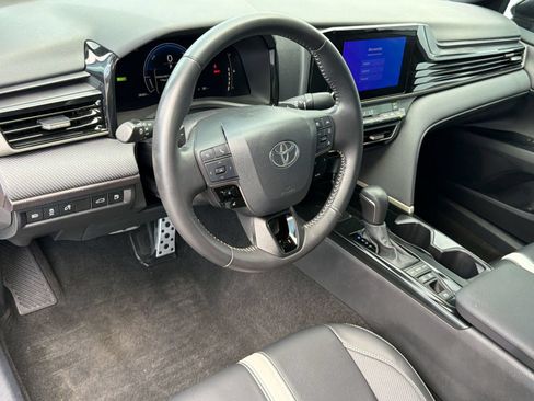 Certified 2025 Toyota Camry SE w/ Convenience Package FWD image 4