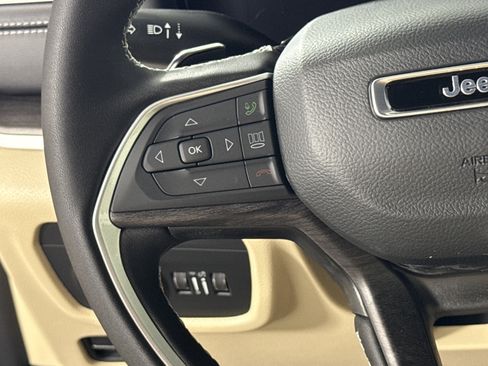 New 2025 Jeep Grand Cherokee Limited image 17