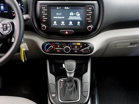 Used 2021 Kia Soul LX FWD image 19
