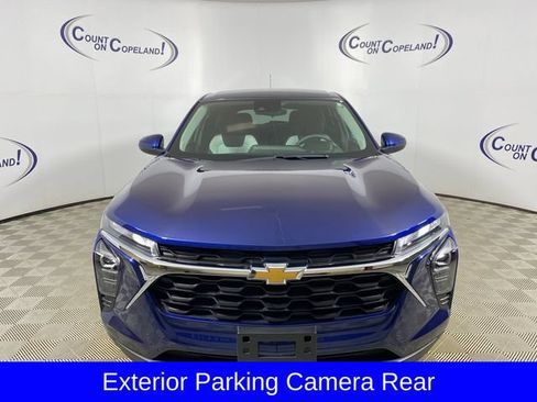 Certified 2024 Chevrolet Trax LS w/ LS Convenience Package FWD image 11