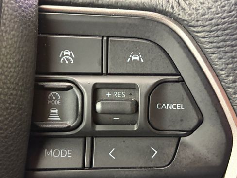 Used 2025 Toyota Tacoma TRD Sport w/ TRD Sport Upgrade Package AWD/4WD image 18