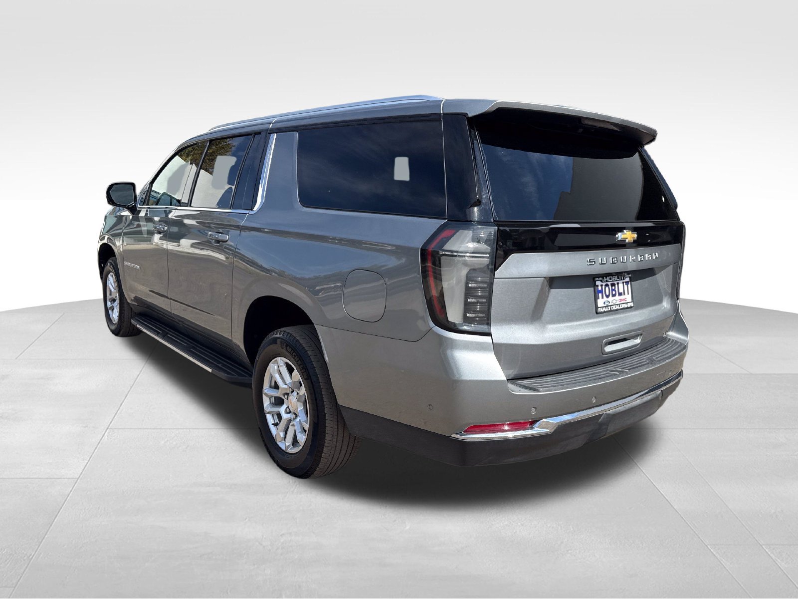 Used 2026 Chevrolet Suburban LT w/ Comfort Package AWD/4WD image 3