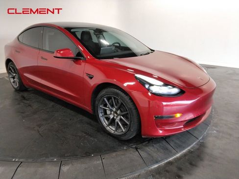Used 2023 Tesla Model 3 Standard Range image 3