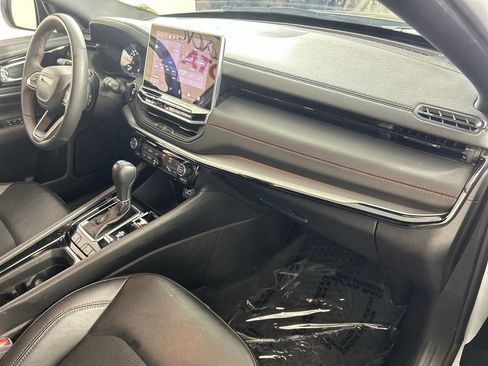 Used 2025 Jeep Compass Trailhawk image 26