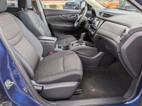 Used 2017 Nissan Rogue SV w/ SV Family Package image 37