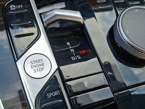 Used 2025 BMW X6 xDrive40i w/ Premium Package image 15