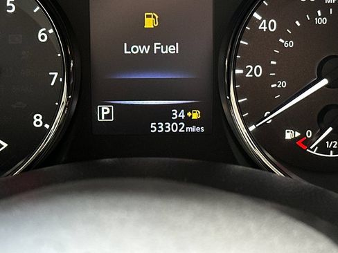Used 2017 Nissan Rogue Sport SL FWD image 25