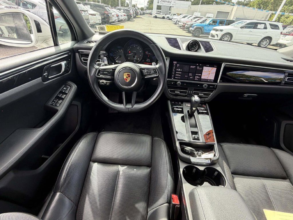 Used 2022 Porsche Macan AWD/4WD image 23