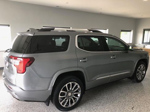Used 2023 GMC Acadia Denali w/ Denali Technology Package AWD/4WD image 4