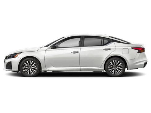 New 2026 Nissan Altima 2.5 SV FWD image 3