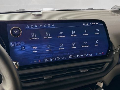 Used 2025 Chevrolet Silverado EV LT image 6