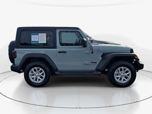 Used 2023 Jeep Wrangler Sport S image 3