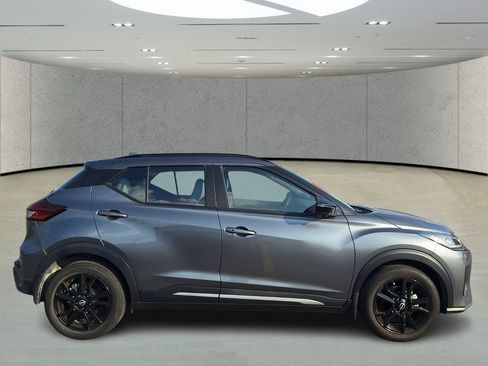 Used 2023 Nissan Kicks SR w/ SR Premium Package image 6