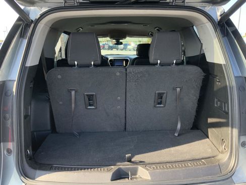 Used 2021 GMC Acadia SLE w/ Driver Convenience Package FWD image 9