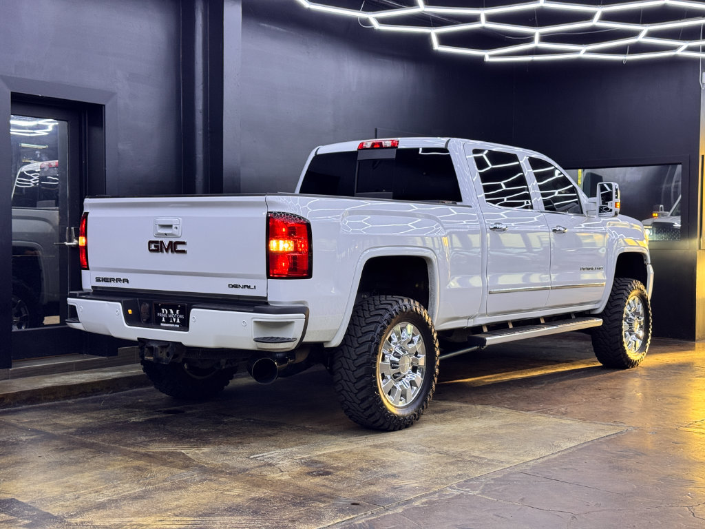 Used 2016 GMC Sierra 2500 Denali w/ Duramax Plus Package AWD/4WD image 12