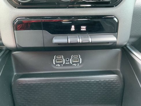 Used 2022 RAM 1500 Big Horn AWD/4WD image 41