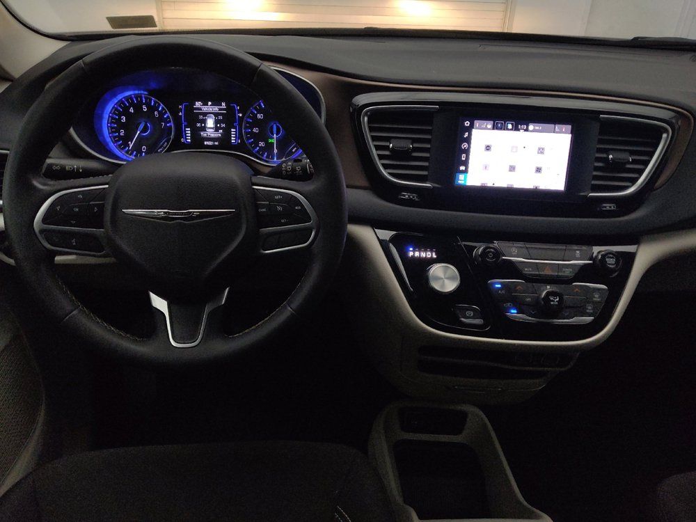Used 2024 Chrysler Voyager LX FWD image 22