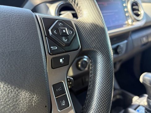 Used 2022 Toyota Tacoma SR5 image 21