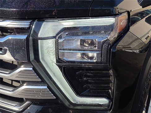 Used 2024 Chevrolet Silverado 2500 High Country w/ High Country Premium Package image 8