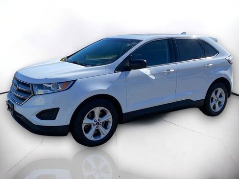 Used 2018 Ford Edge SE image 2