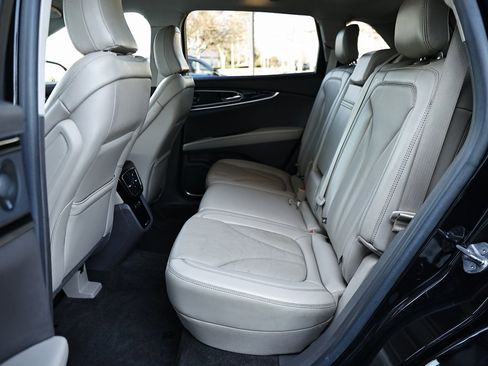 Used 2021 Lincoln Nautilus Reserve image 26