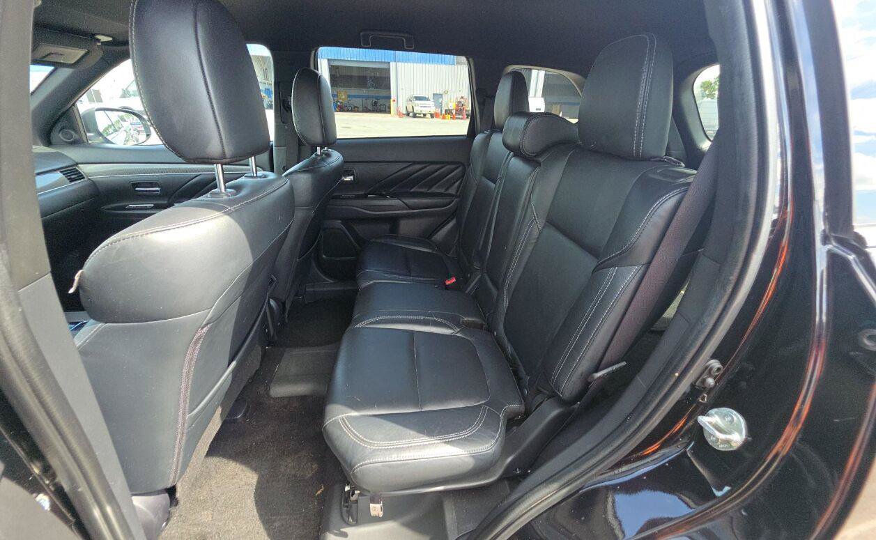 Used 2022 Mitsubishi Outlander LE AWD/4WD image 3