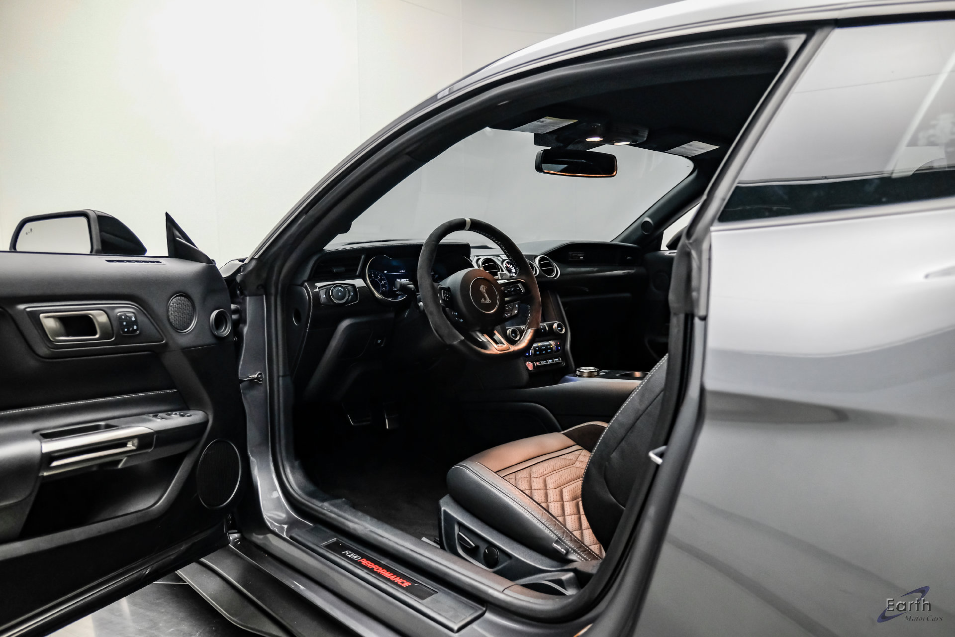Used 2021 Ford Mustang Shelby GT500 w/ Technology Package RWD image 44