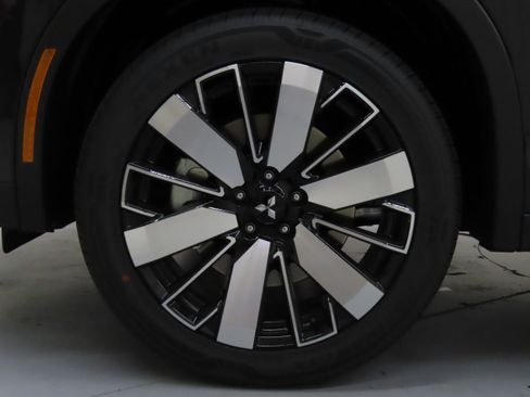 New 2025 Mitsubishi Outlander SE image 26