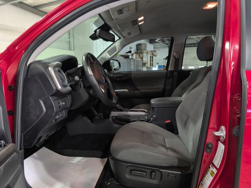 Used 2023 Toyota Tacoma SR5 image 9