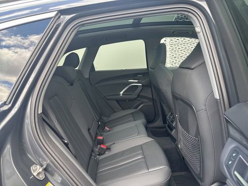 Used 2025 Audi Q5 Premium Plus w/ Premium Plus AWD/4WD image 11