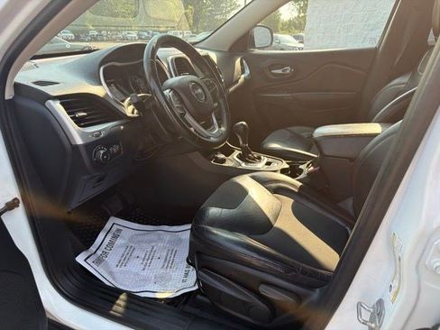Used 2016 Jeep Cherokee Trailhawk AWD/4WD image 13