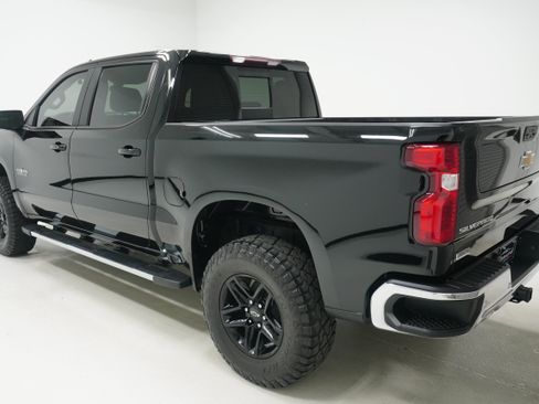 Used 2021 Chevrolet Silverado 1500 LT w/ Diesel Off-Road Package AWD/4WD image 5