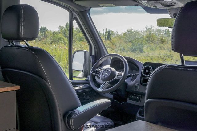 Used 2025 Mercedes-Benz Sprinter 2500 image 94