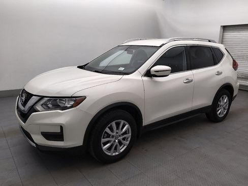 Used 2017 Nissan Rogue SV FWD image 2