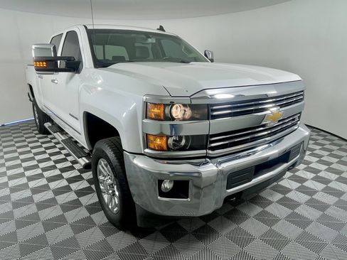 Used 2019 Chevrolet Silverado 2500 LTZ AWD/4WD image 7