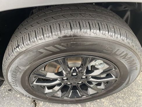 Used 2023 Jeep Cherokee Altitude Lux image 17