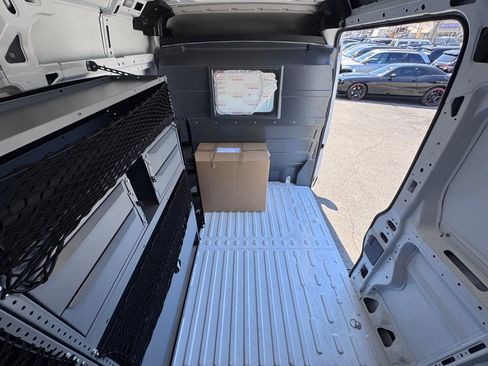 Used 2025 RAM ProMaster 2500 w/ Convenience Group FWD image 12