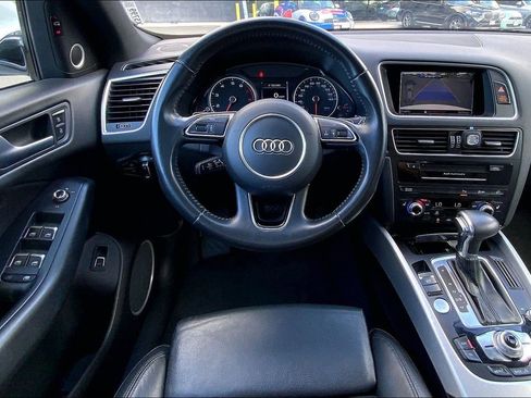 Used 2017 Audi Q5 2.0T Premium Plus w/ Technology Package image 5