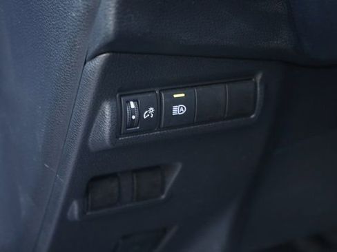 Used 2022 Toyota Corolla Cross LE image 14