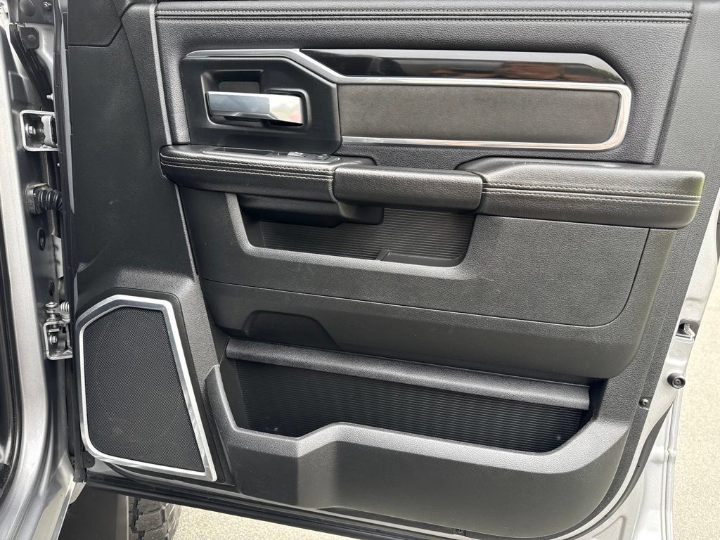 Used 2020 RAM 3500 Laramie AWD/4WD image 11