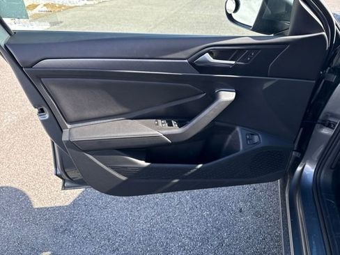 Used 2024 Volkswagen Jetta SE image 18