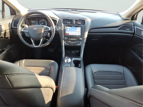 Used 2018 Ford Fusion SE w/ Equipment Group 201A image 10