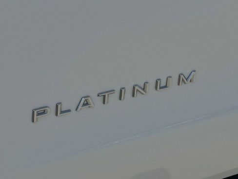 Used 2025 Ford Expedition Max Platinum AWD/4WD image 10