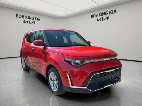 Used 2023 Kia Soul LX w/ LX Technology Package image 7